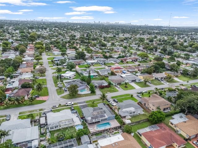 2310 De Soto Dr, Miramar, FL 33023