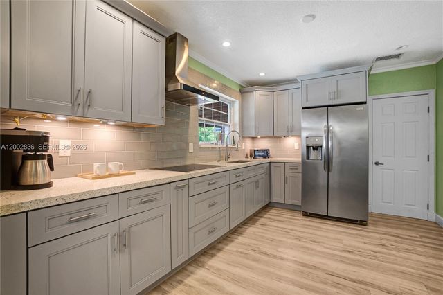 2310 De Soto Dr, Miramar, FL 33023