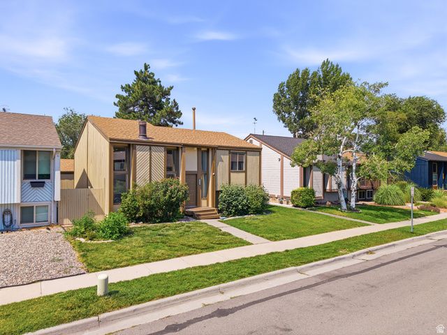 2450 W HARD ROCK DR, Taylorsville, UT 84129