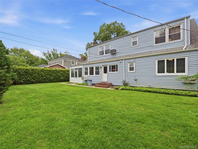 75 Stratford Avenue, Garden City, NY 11530