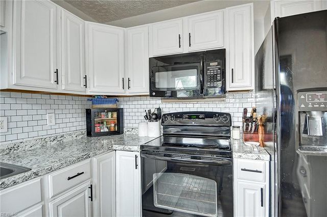 617 Hudson Ter, Newport News, VA 23605