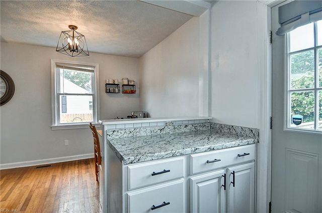 617 Hudson Ter, Newport News, VA 23605