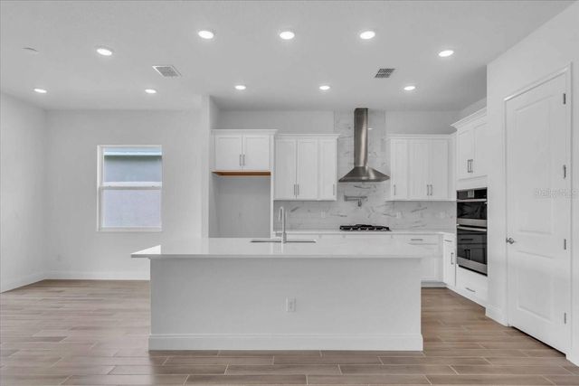 2302 LONE TREE BEND, Zephyrhills, FL 33541