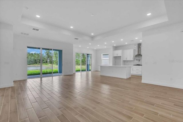 2302 LONE TREE BEND, Zephyrhills, FL 33541