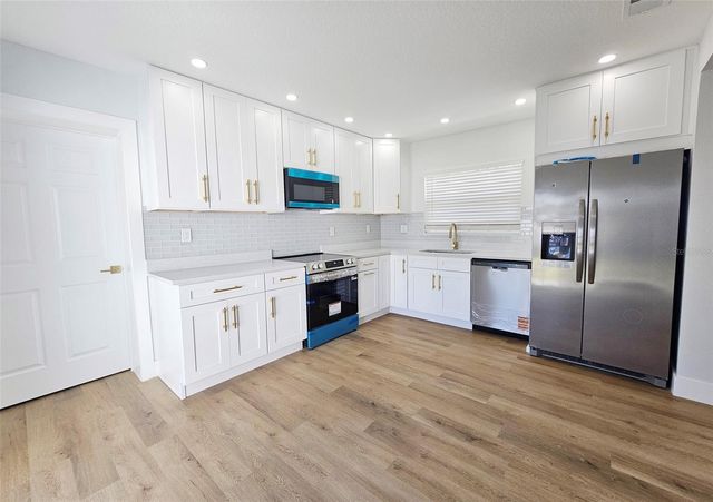 6405 N HALE AVENUE, Tampa, FL 33614