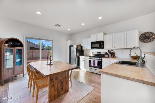 14139 N Dart Point Way, Marana, AZ 85658