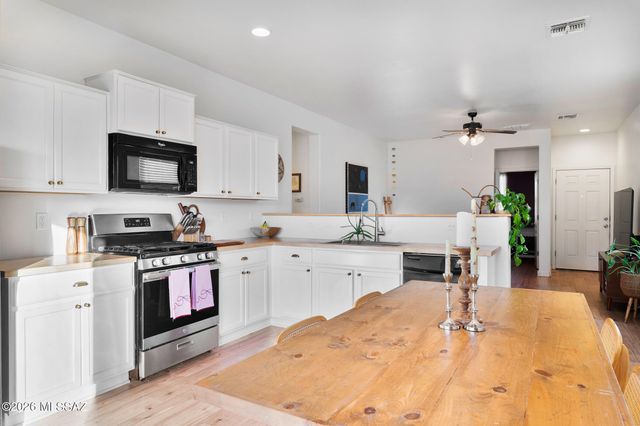 14139 N Dart Point Way, Marana, AZ 85658