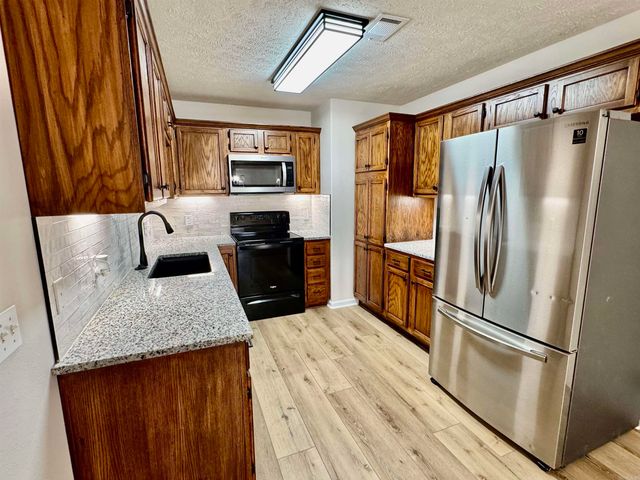 2430 Apple Blossom, Conway, AR 72034