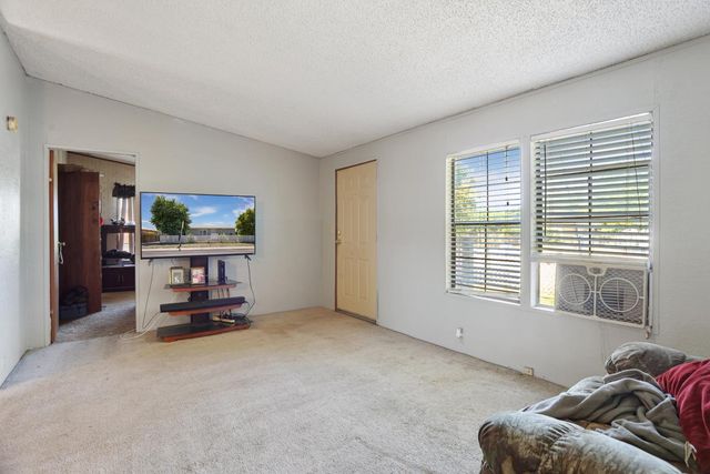 415 S Cardinal Ave, Stockton, CA 95215