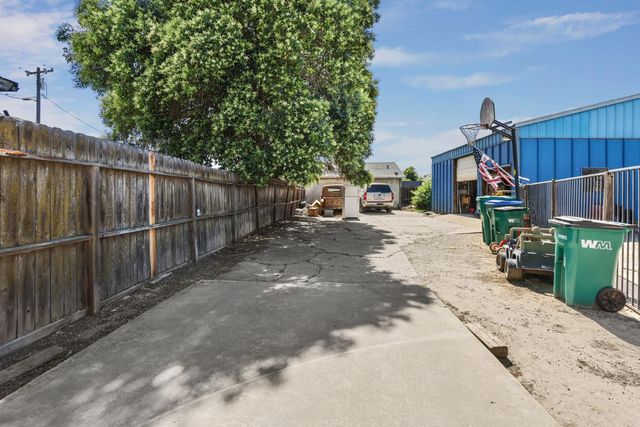 415 S Cardinal Ave, Stockton, CA 95215