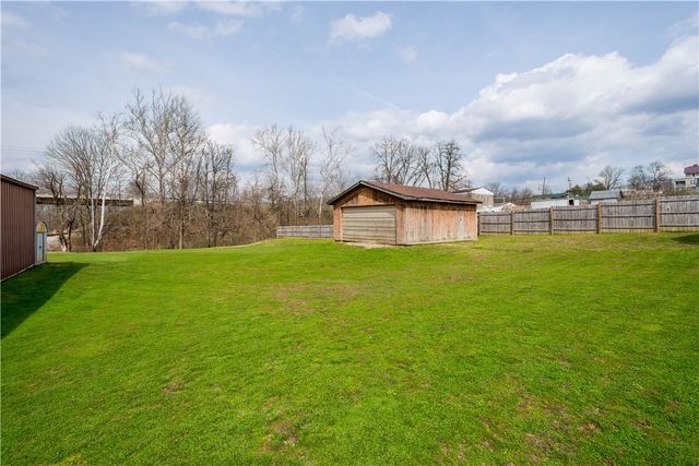 19 Old Monongahela Pike, Somerset Twp, PA 15330