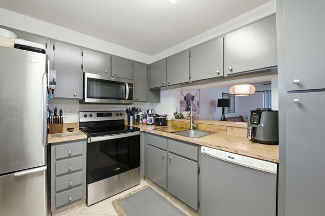 5501 Lakeside Drive 207, Margate, FL 33063