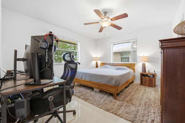 5501 Lakeside Drive 207, Margate, FL 33063