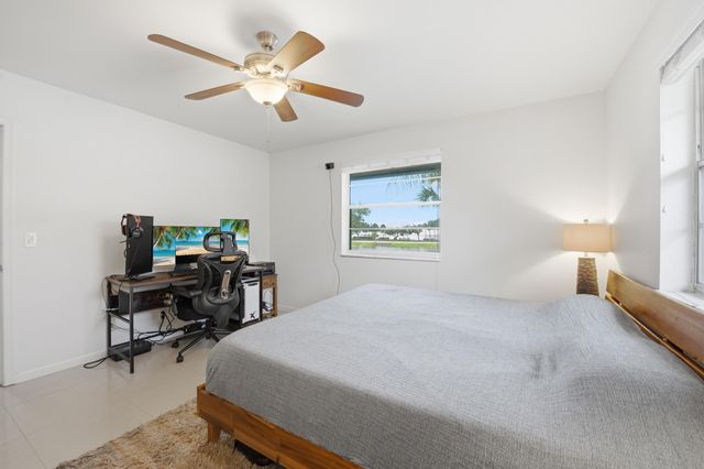 5501 Lakeside Drive 207, Margate, FL 33063
