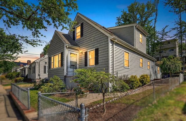 32 Vogel Street, Boston, MA 02132