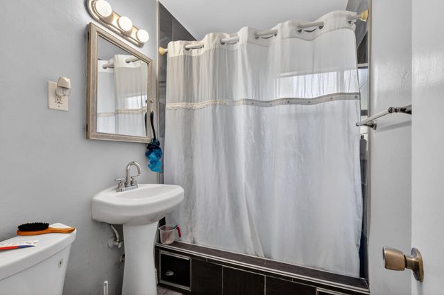 831 30th Court, West Palm Beach, FL 33407