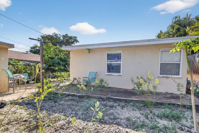 831 30th Court, West Palm Beach, FL 33407