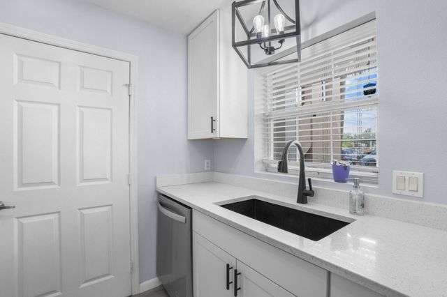 4270 Calinda Ln 311, Niceville, FL 32578