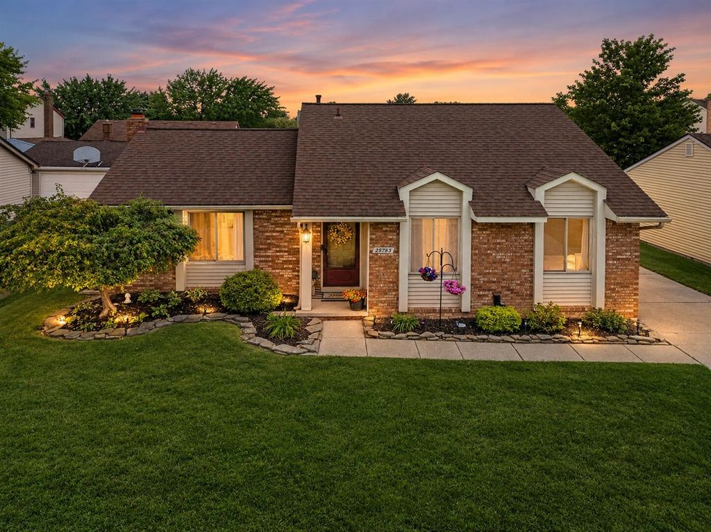 25783 Mary Street, Chesterfield, MI 48051