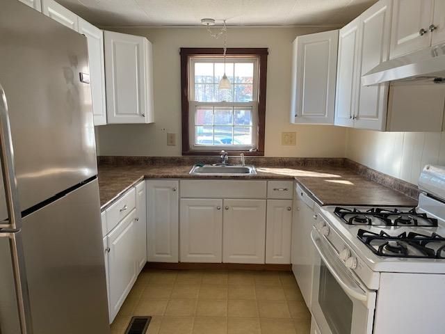 9 Princess Lane, Epsom, NH 03234