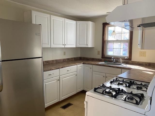 9 Princess Lane, Epsom, NH 03234