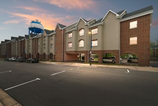 245 Burlington Avenue 311, Clarendon Hills, IL 60514