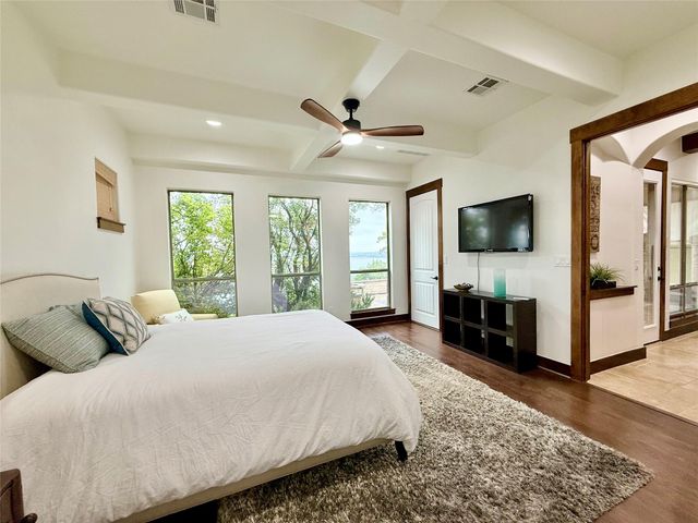 2804B Lohmans Ford RD, Lago Vista, TX 78645