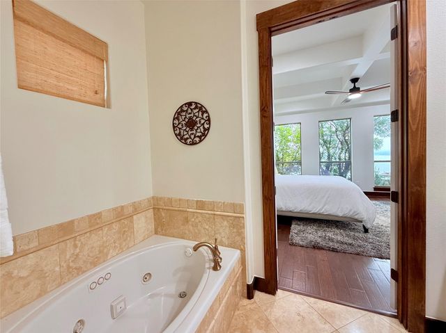 2804B Lohmans Ford RD, Lago Vista, TX 78645