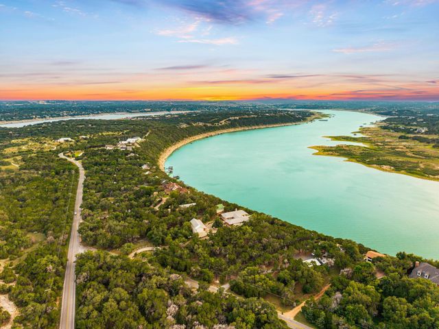 2804B Lohmans Ford RD, Lago Vista, TX 78645