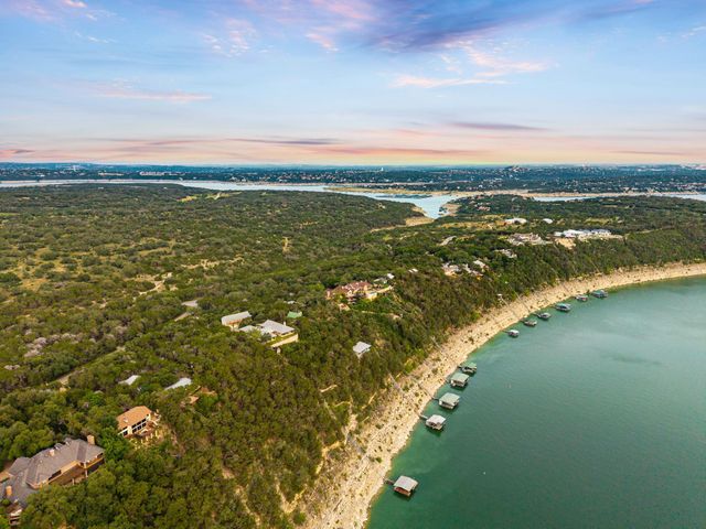 2804B Lohmans Ford RD, Lago Vista, TX 78645