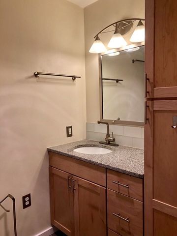 99 Pond Ave 702, Brookline, MA 02445