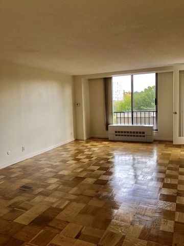 99 Pond Ave 702, Brookline, MA 02445