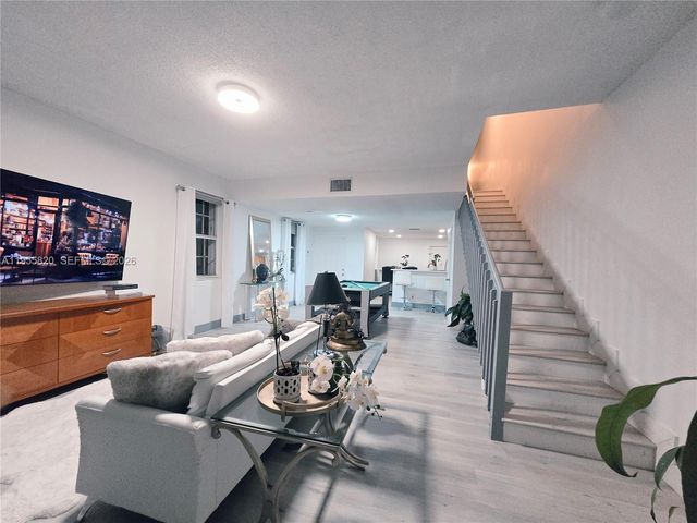 1303 Presidio Dr 6-41, Weston, FL 33327