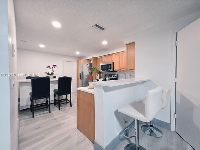 1303 Presidio Dr 6-41, Weston, FL 33327