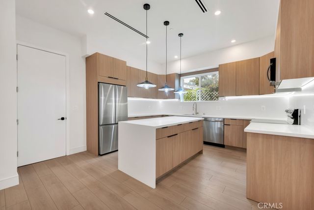 16510 San Fernando Mission Blvd, Granada Hills, CA 91344