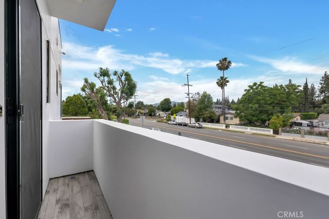 16510 San Fernando Mission Blvd, Granada Hills, CA 91344