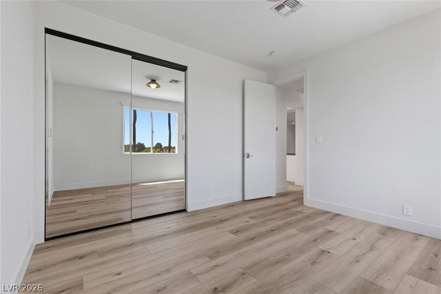 8371 Plum Creek Court, Las Vegas, NV 89113