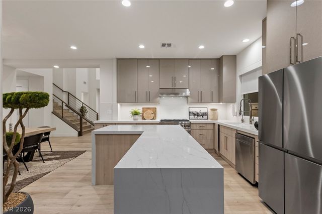 8371 Plum Creek Court, Las Vegas, NV 89113