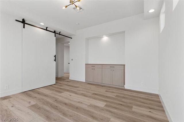 8371 Plum Creek Court, Las Vegas, NV 89113