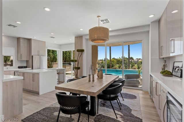 8371 Plum Creek Court, Las Vegas, NV 89113