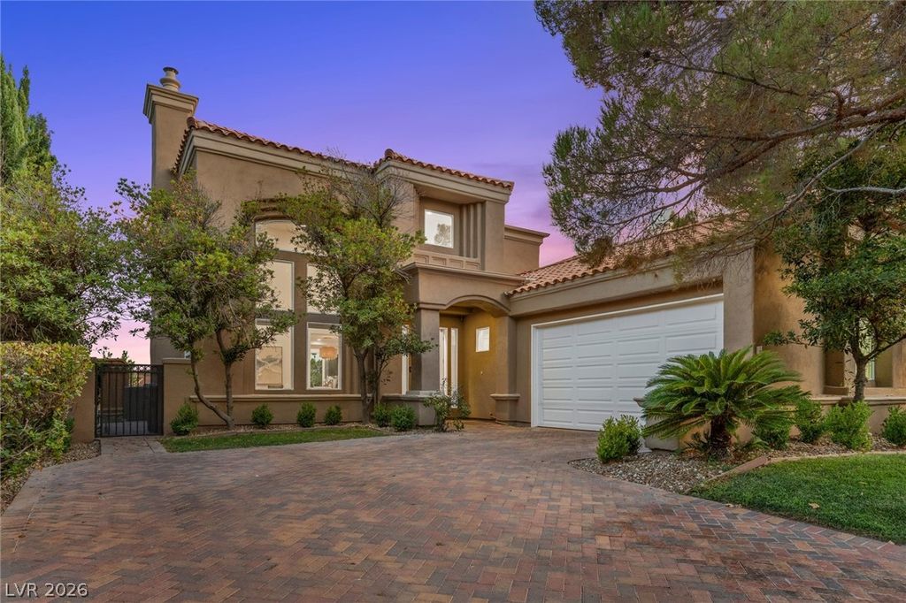 8371 Plum Creek Court, Las Vegas, NV 89113