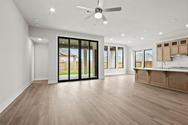 12242 Valencia Boulevard, Mont Belvieu, TX 77523