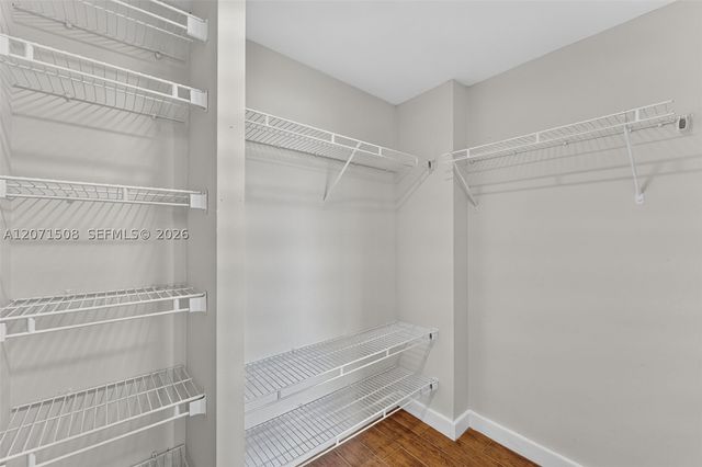 9440 Poinciana Pl 302, Davie, FL 33324