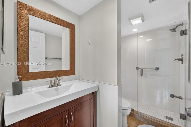 9440 Poinciana Pl 302, Davie, FL 33324