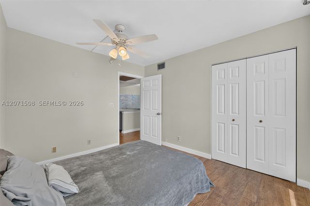 9440 Poinciana Pl 302, Davie, FL 33324
