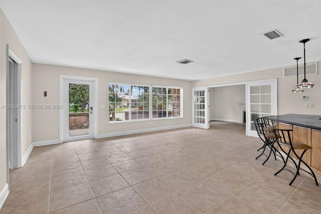 5511 Taylor St, Hollywood, FL 33021