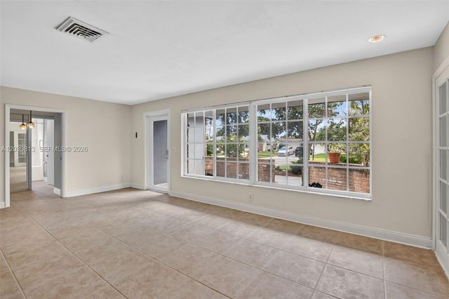 5511 Taylor St, Hollywood, FL 33021