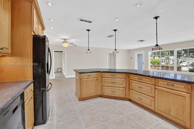5511 Taylor St, Hollywood, FL 33021