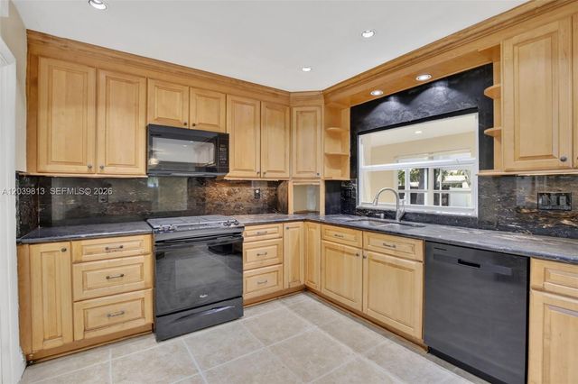 5511 Taylor St, Hollywood, FL 33021