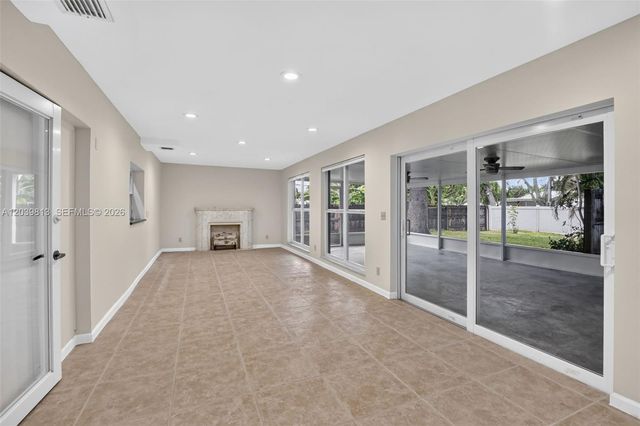 5511 Taylor St, Hollywood, FL 33021